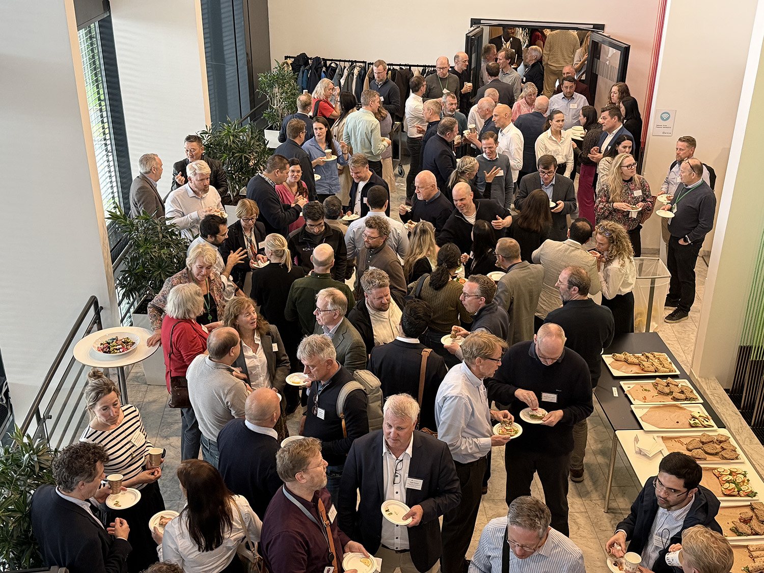 Picture of the participants during the lunch break at Technology Day.