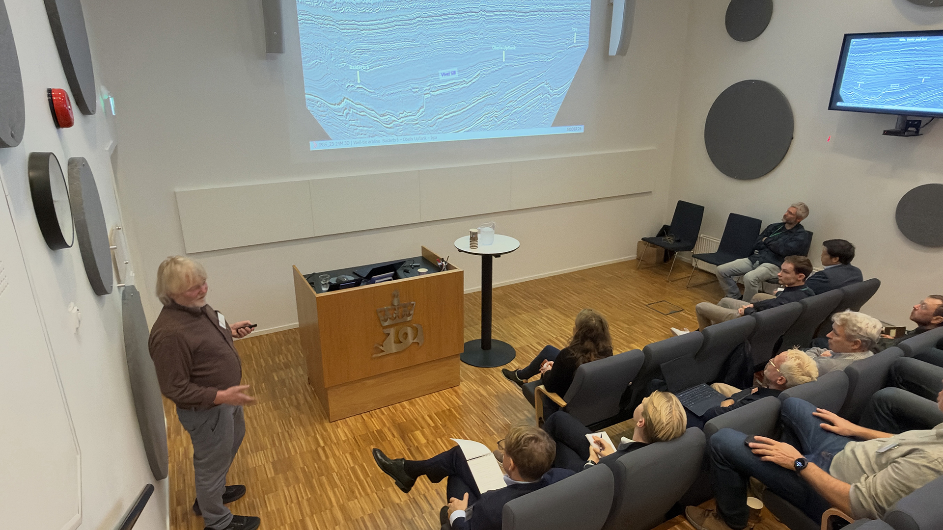Interessen for dagens seminar sub-basalt leting er stor. (Foto: Linn Smerud)