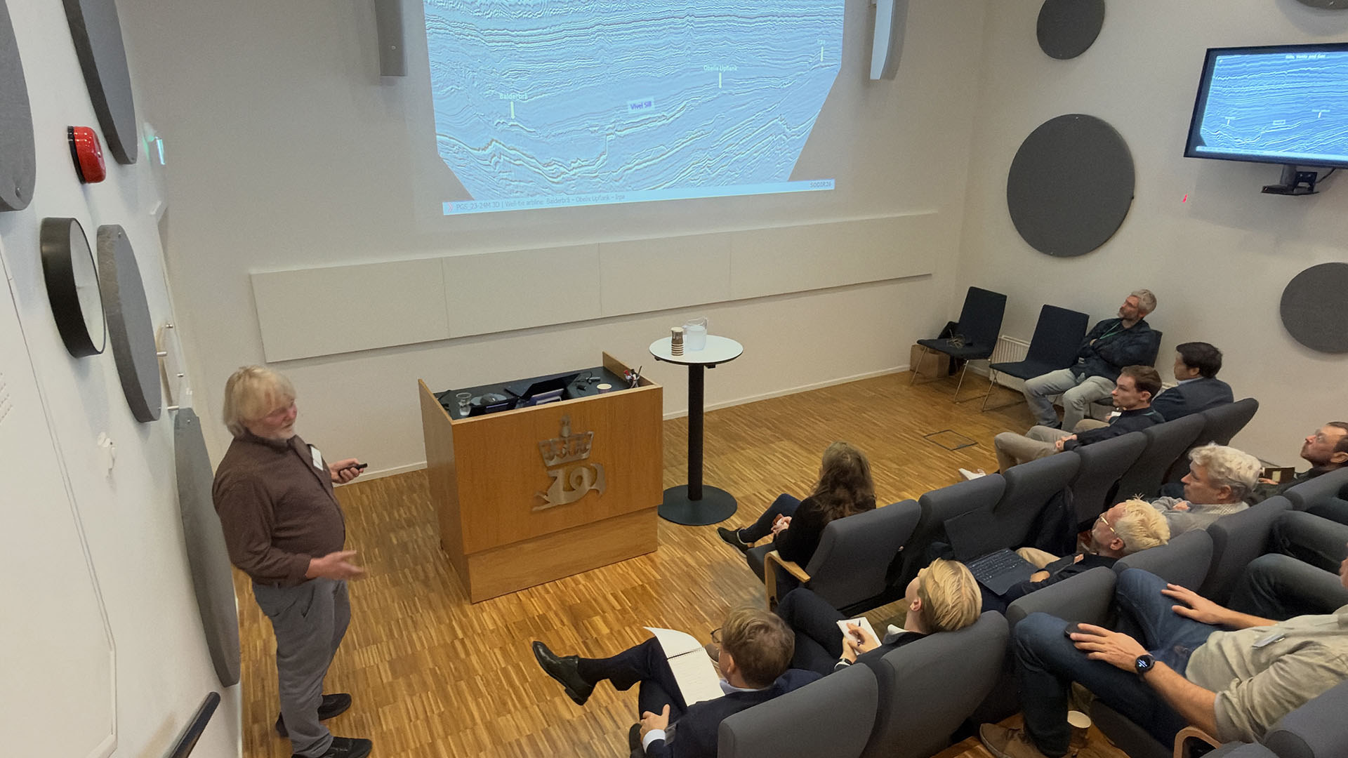 Interessen for dagens seminar sub-basalt leting er stor. (Foto: Linn Smerud)