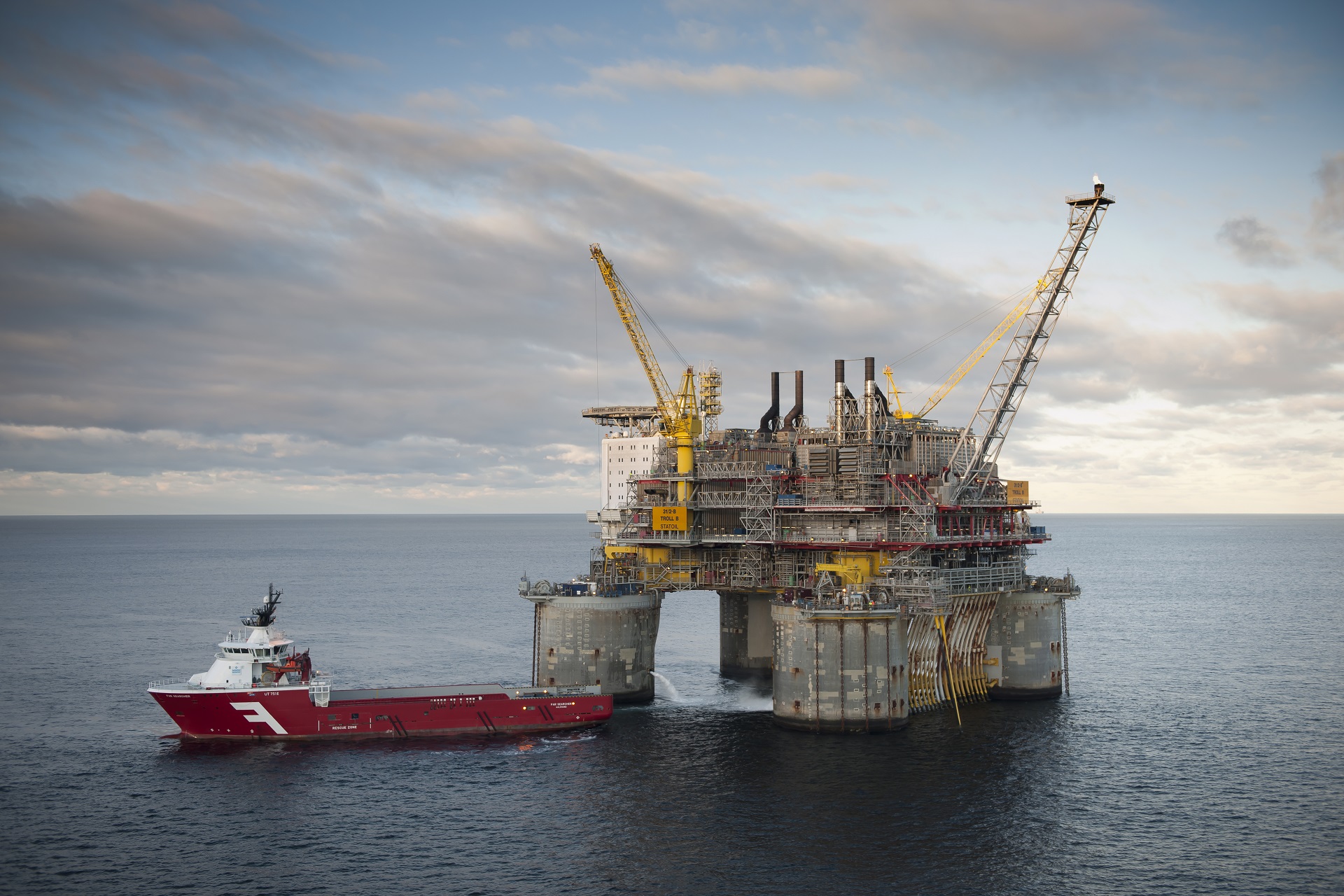 Credit_-_Øyvind_Hagen_-__Statoil_-_Troll_B_platform_-_1158604